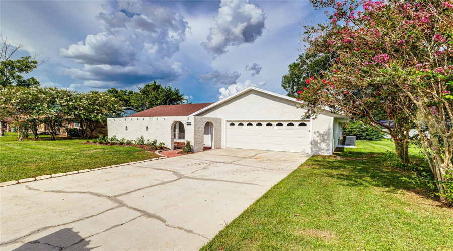 Lakeland, Florida 33813, 4 Bedroom Bedrooms, ,2 Bathroombathrooms,Residential,For Sale,Kimball,0,Mfrl4964235