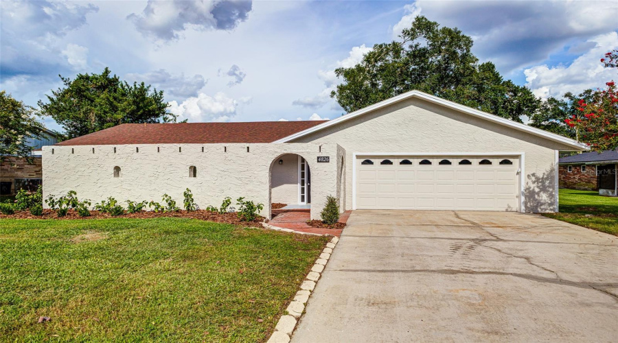 Lakeland, Florida 33813, 4 Bedroom Bedrooms, ,2 Bathroombathrooms,Residential,For Sale,Kimball,0,Mfrl4964235