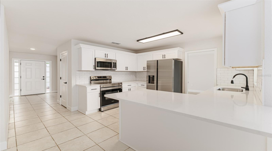 Lakeland, Florida 33813, 4 Bedroom Bedrooms, ,2 Bathroombathrooms,Residential,For Sale,Kimball,0,Mfrl4964235