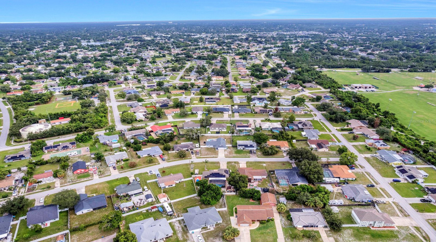 Deltona, Florida 32725, 3 Bedroom Bedrooms, ,2 Bathroombathrooms,Residential,For Sale,Manitoba,0,Mfro6430771