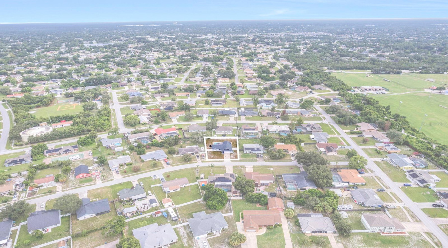 Deltona, Florida 32725, 3 Bedroom Bedrooms, ,2 Bathroombathrooms,Residential,For Sale,Manitoba,0,Mfro6430771
