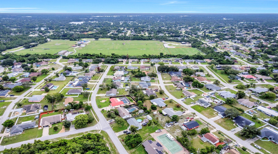 Deltona, Florida 32725, 3 Bedroom Bedrooms, ,2 Bathroombathrooms,Residential,For Sale,Manitoba,0,Mfro6430771