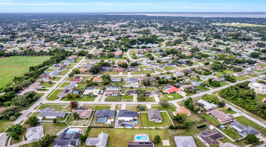 Deltona, Florida 32725, 3 Bedroom Bedrooms, ,2 Bathroombathrooms,Residential,For Sale,Manitoba,0,Mfro6430771