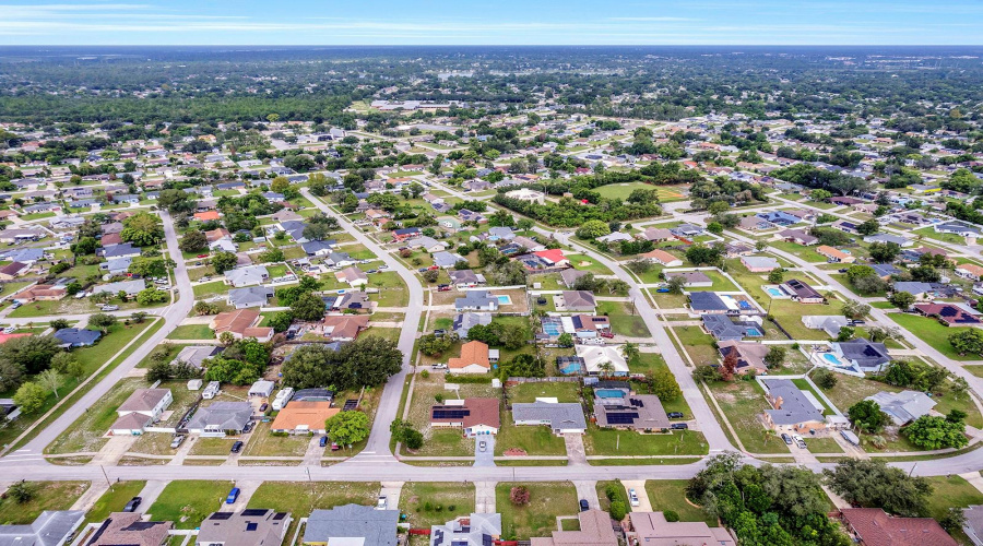 Deltona, Florida 32725, 3 Bedroom Bedrooms, ,2 Bathroombathrooms,Residential,For Sale,Manitoba,0,Mfro6430771