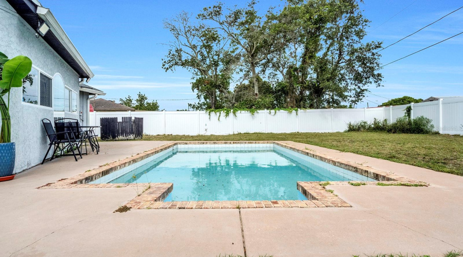 Deltona, Florida 32725, 3 Bedroom Bedrooms, ,2 Bathroombathrooms,Residential,For Sale,Manitoba,0,Mfro6430771
