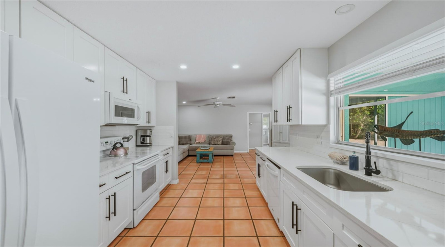 Bradenton, Florida 34209, 4 Bedroom Bedrooms, ,2 Bathroombathrooms,Residential,For Sale,Montezuma,0,Mfra4689347