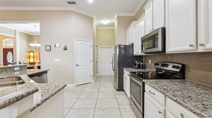 Clermont, Florida 34711, 3 Bedroom Bedrooms, ,2 Bathroombathrooms,Residential,For Sale,Sandy Cay,0,Mfro6386650