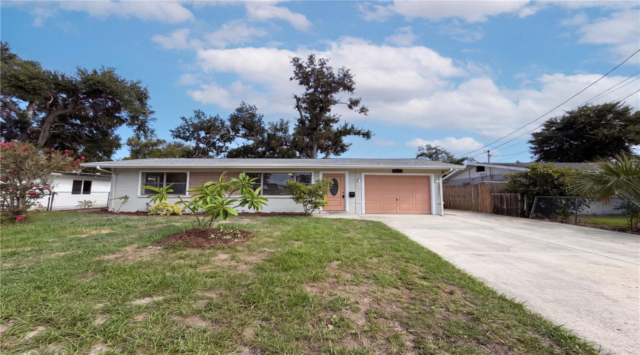 Bradenton, Florida 34208, 2 Bedroom Bedrooms, ,2 Bathroombathrooms,Residential,For Sale,2Nd,0,Mfro6426378