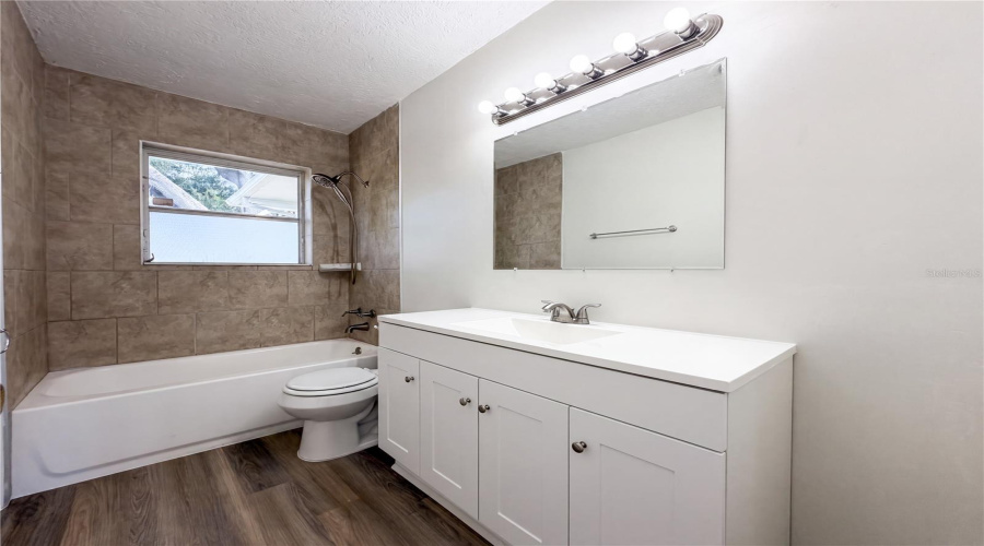 Bradenton, Florida 34208, 2 Bedroom Bedrooms, ,2 Bathroombathrooms,Residential,For Sale,2Nd,0,Mfro6426378