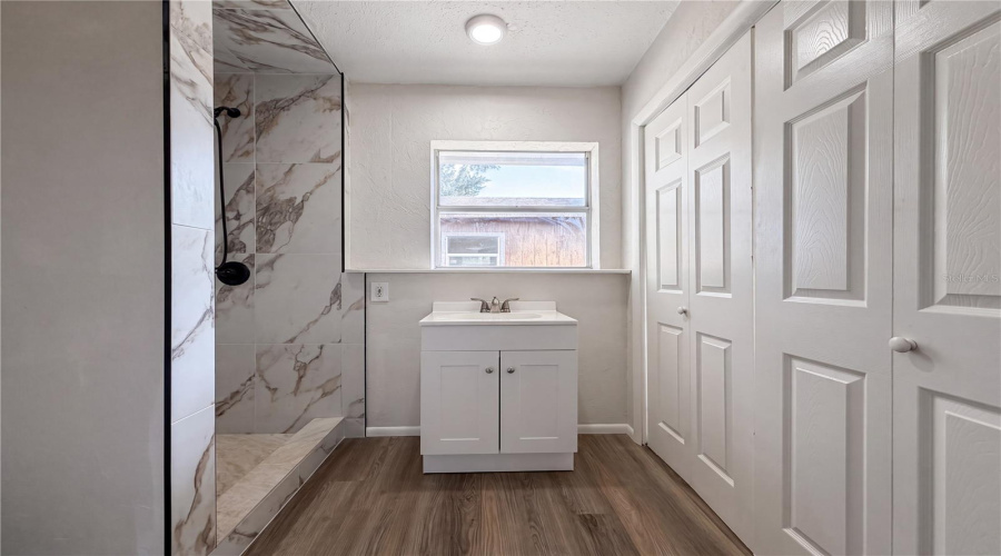 Bradenton, Florida 34208, 2 Bedroom Bedrooms, ,2 Bathroombathrooms,Residential,For Sale,2Nd,0,Mfro6426378