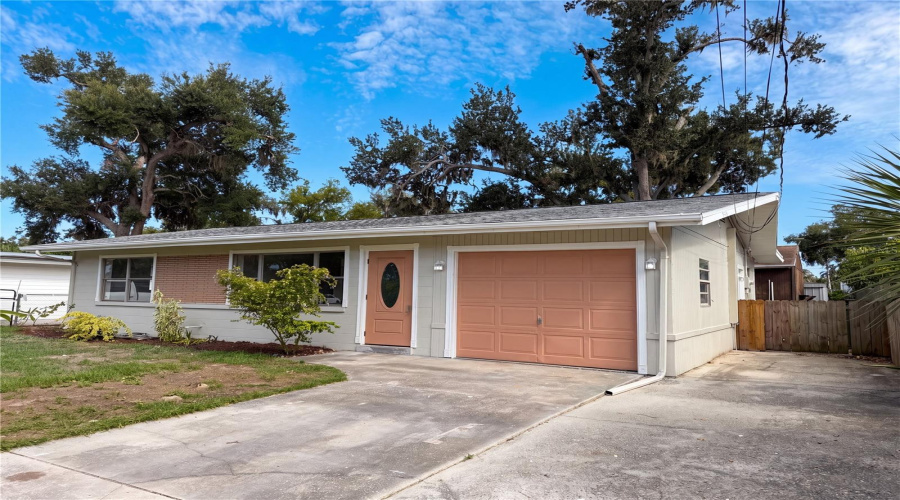 Bradenton, Florida 34208, 2 Bedroom Bedrooms, ,2 Bathroombathrooms,Residential,For Sale,2Nd,0,Mfro6426378