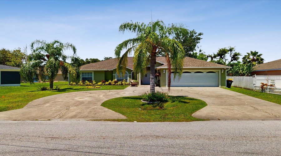 Poinciana, Florida 34759, 3 Bedroom Bedrooms, ,2 Bathroombathrooms,Residential,For Sale,Mallard,0,Mfrs5156396