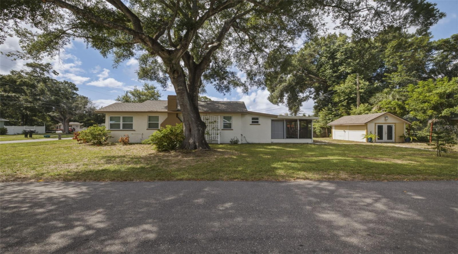 Wonderful Bungalow In Gulfport, Florida