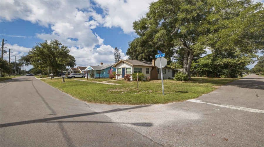 Wonderful Bungalow In Gulfport, Florida