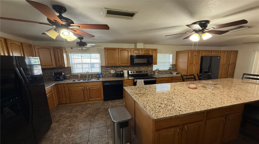Spring Hill, Florida 34606, 5 Bedroom Bedrooms, ,2 Bathroombathrooms,Residential,For Sale,Tarrytown,0,Mfrtb8464781