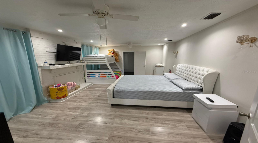 Spring Hill, Florida 34606, 5 Bedroom Bedrooms, ,2 Bathroombathrooms,Residential,For Sale,Tarrytown,0,Mfrtb8464781