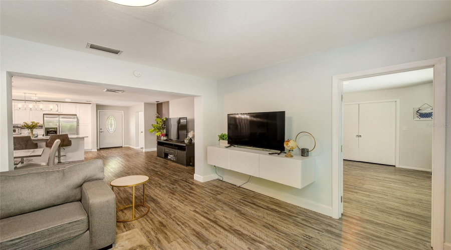 Seminole, Florida 33772, 4 Bedroom Bedrooms, ,2 Bathroombathrooms,Residential,For Sale,60Th,0,Mfrtb8540580