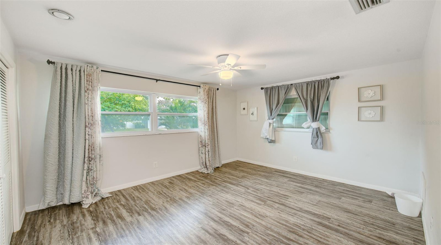 Seminole, Florida 33772, 4 Bedroom Bedrooms, ,2 Bathroombathrooms,Residential,For Sale,60Th,0,Mfrtb8540580