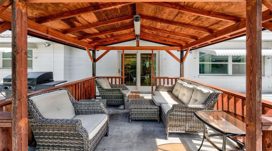 Seminole, Florida 33772, 4 Bedroom Bedrooms, ,2 Bathroombathrooms,Residential,For Sale,60Th,0,Mfrtb8540580