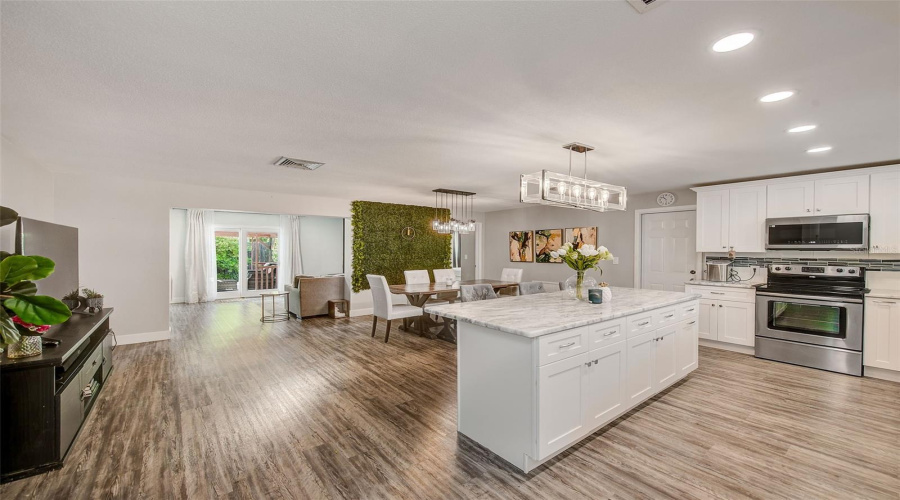Seminole, Florida 33772, 4 Bedroom Bedrooms, ,2 Bathroombathrooms,Residential,For Sale,60Th,0,Mfrtb8540580