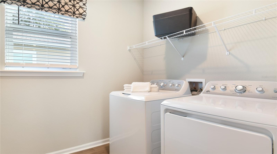 Apollo Beach, Florida 33572, 4 Bedroom Bedrooms, ,2 Bathroombathrooms,Residential,For Sale,Sunlit Bend,0,Mfrs5154065