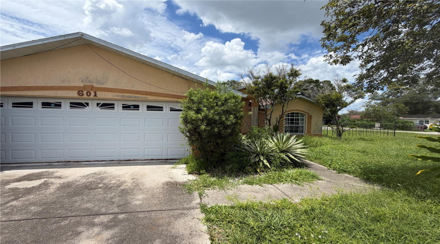 Plant City, Florida 33563, 3 Bedroom Bedrooms, ,2 Bathroombathrooms,Residential,For Sale,Wiggins,0,Mfro6436894