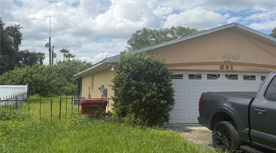 Plant City, Florida 33563, 3 Bedroom Bedrooms, ,2 Bathroombathrooms,Residential,For Sale,Wiggins,0,Mfro6436894