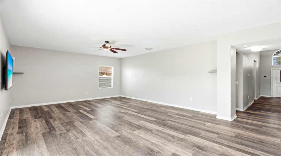 Ruskin, Florida 33570, 6 Bedroom Bedrooms, ,3 Bathroombathrooms,Residential,For Sale,Meadow Glade,0,Mfra4699587