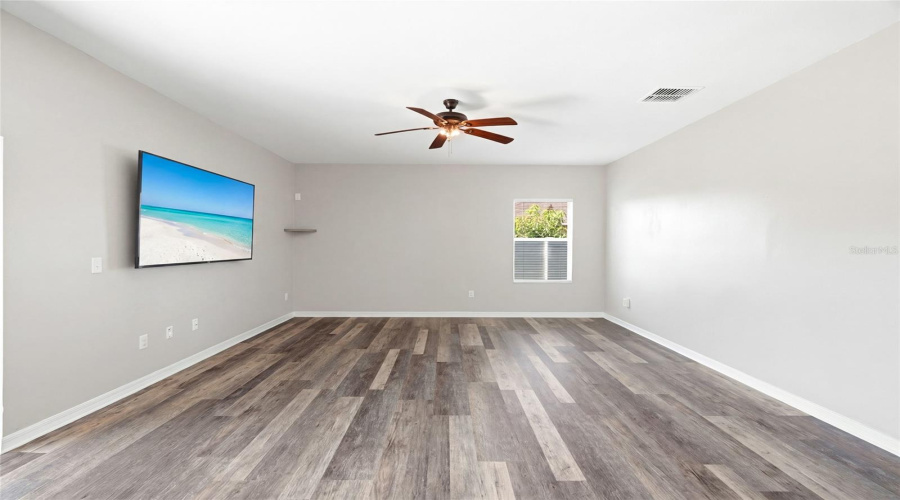 Ruskin, Florida 33570, 6 Bedroom Bedrooms, ,3 Bathroombathrooms,Residential,For Sale,Meadow Glade,0,Mfra4699587