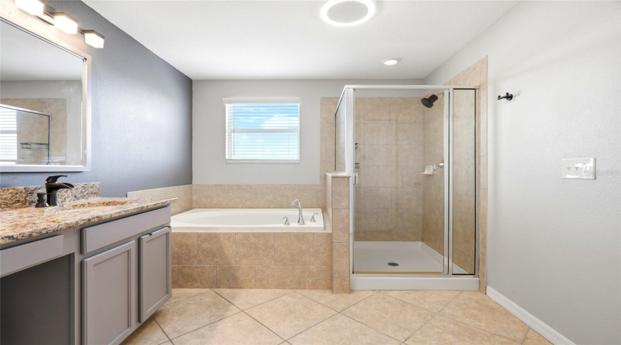 Ruskin, Florida 33570, 6 Bedroom Bedrooms, ,3 Bathroombathrooms,Residential,For Sale,Meadow Glade,0,Mfra4699587