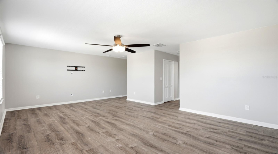 Ruskin, Florida 33570, 6 Bedroom Bedrooms, ,3 Bathroombathrooms,Residential,For Sale,Meadow Glade,0,Mfra4699587