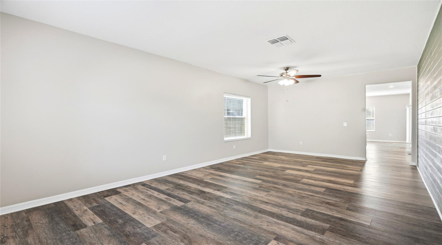 Ruskin, Florida 33570, 6 Bedroom Bedrooms, ,3 Bathroombathrooms,Residential,For Sale,Meadow Glade,0,Mfra4699587