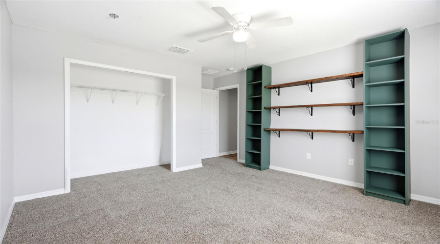Ruskin, Florida 33570, 6 Bedroom Bedrooms, ,3 Bathroombathrooms,Residential,For Sale,Meadow Glade,0,Mfra4699587