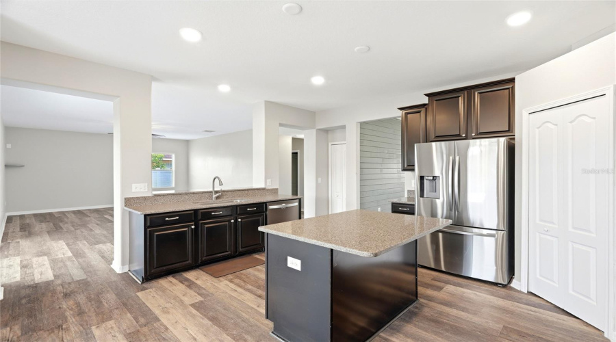 Ruskin, Florida 33570, 6 Bedroom Bedrooms, ,3 Bathroombathrooms,Residential,For Sale,Meadow Glade,0,Mfra4699587