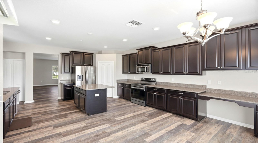 Ruskin, Florida 33570, 6 Bedroom Bedrooms, ,3 Bathroombathrooms,Residential,For Sale,Meadow Glade,0,Mfra4699587