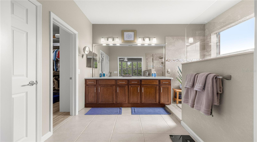En-Suite Bathroom, Walk-In Shower