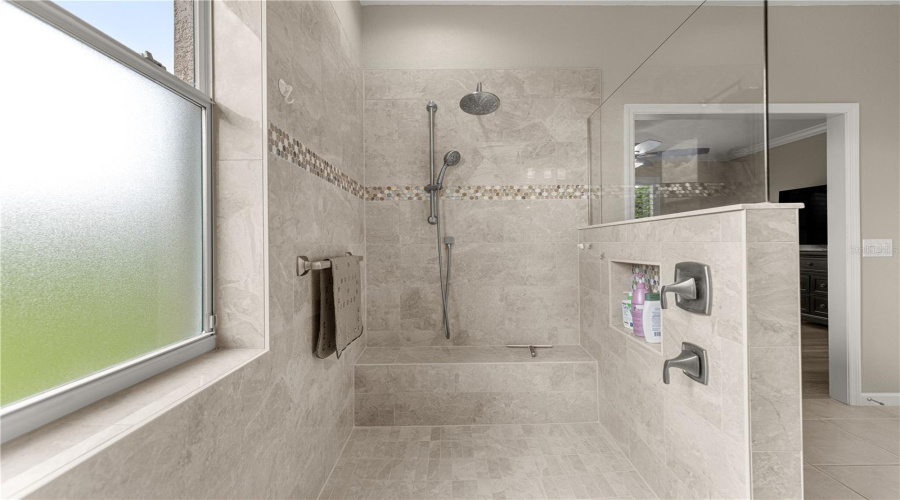 Multi-Shower Head &Amp; Rain Shower