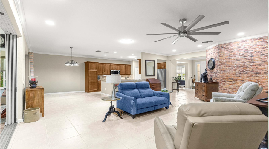 Living Room Area &Amp; Breakfast Nook Area Near The Kitchen