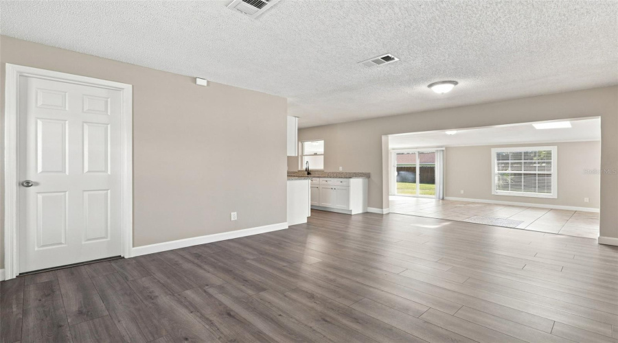 Edgewater, Florida 32141, 3 Bedroom Bedrooms, ,2 Bathroombathrooms,Residential,For Sale,Pine Tree,0,Mfrv4950871