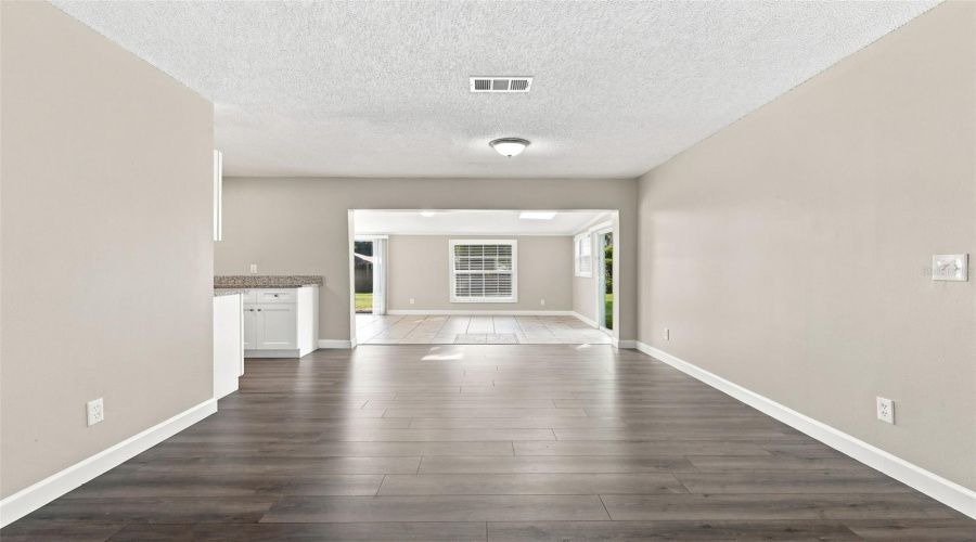 Edgewater, Florida 32141, 3 Bedroom Bedrooms, ,2 Bathroombathrooms,Residential,For Sale,Pine Tree,0,Mfrv4950871
