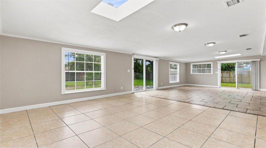 Edgewater, Florida 32141, 3 Bedroom Bedrooms, ,2 Bathroombathrooms,Residential,For Sale,Pine Tree,0,Mfrv4950871