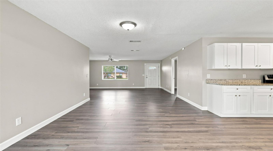 Edgewater, Florida 32141, 3 Bedroom Bedrooms, ,2 Bathroombathrooms,Residential,For Sale,Pine Tree,0,Mfrv4950871