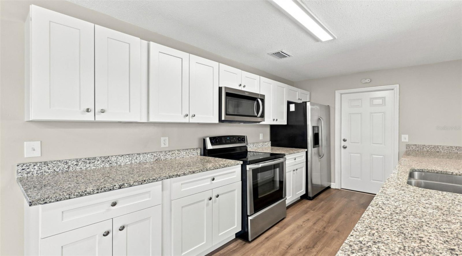 Edgewater, Florida 32141, 3 Bedroom Bedrooms, ,2 Bathroombathrooms,Residential,For Sale,Pine Tree,0,Mfrv4950871