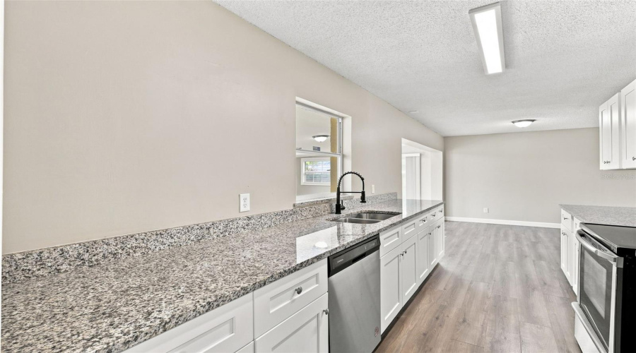Edgewater, Florida 32141, 3 Bedroom Bedrooms, ,2 Bathroombathrooms,Residential,For Sale,Pine Tree,0,Mfrv4950871