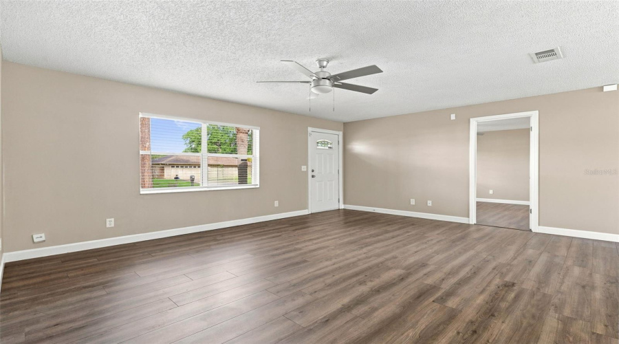 Edgewater, Florida 32141, 3 Bedroom Bedrooms, ,2 Bathroombathrooms,Residential,For Sale,Pine Tree,0,Mfrv4950871