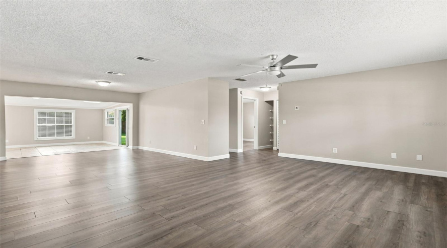 Edgewater, Florida 32141, 3 Bedroom Bedrooms, ,2 Bathroombathrooms,Residential,For Sale,Pine Tree,0,Mfrv4950871