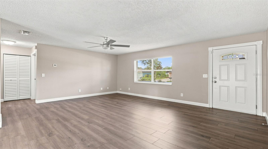 Edgewater, Florida 32141, 3 Bedroom Bedrooms, ,2 Bathroombathrooms,Residential,For Sale,Pine Tree,0,Mfrv4950871