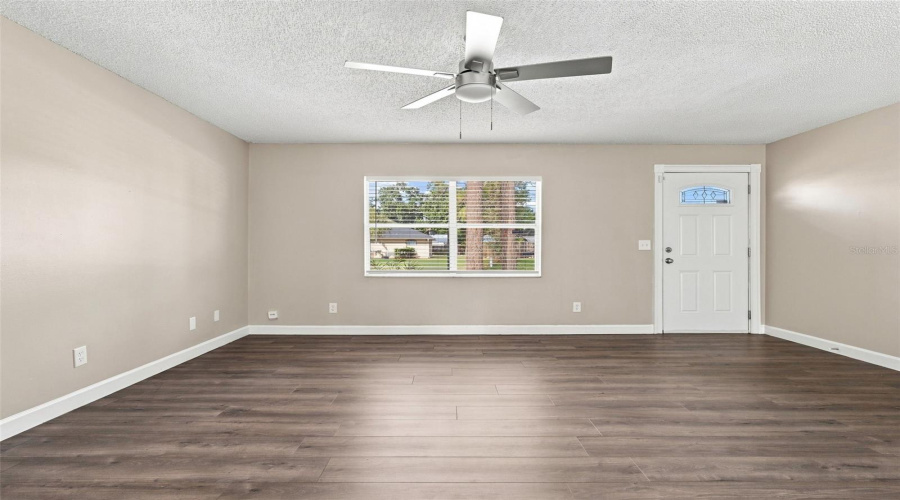 Edgewater, Florida 32141, 3 Bedroom Bedrooms, ,2 Bathroombathrooms,Residential,For Sale,Pine Tree,0,Mfrv4950871