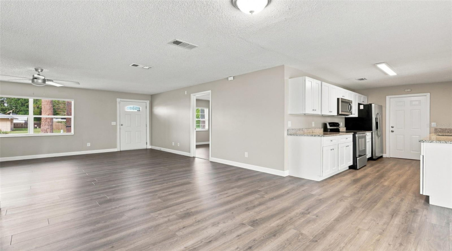 Edgewater, Florida 32141, 3 Bedroom Bedrooms, ,2 Bathroombathrooms,Residential,For Sale,Pine Tree,0,Mfrv4950871