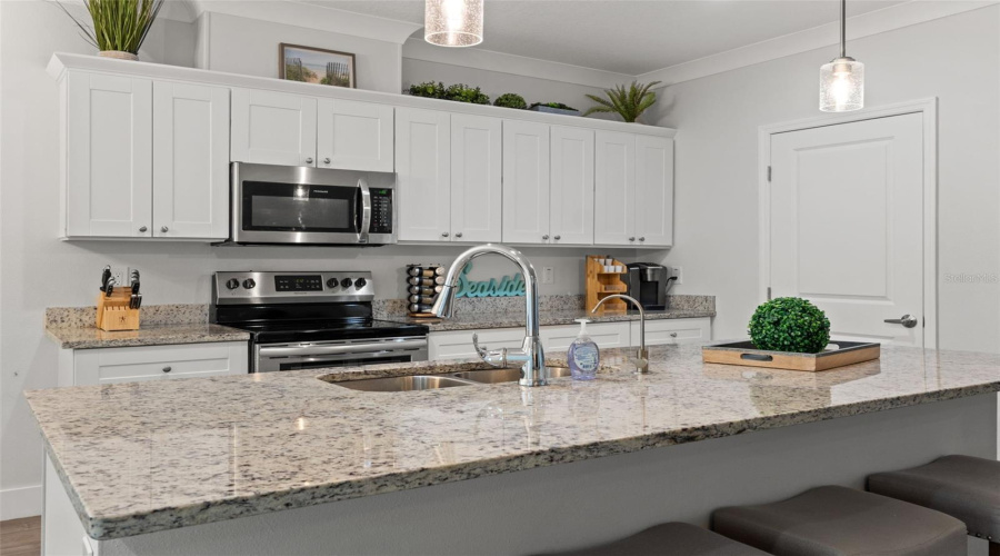 Dunedin, Florida 34698, 3 Bedroom Bedrooms, ,2 Bathroombathrooms,Residential,For Sale,Belcher,0,Mfrw7886579